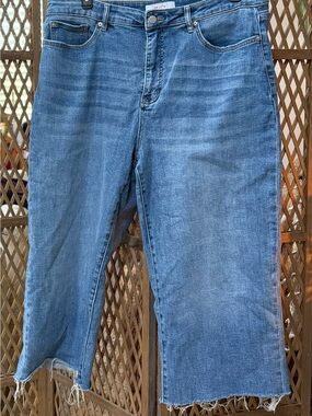 Straight-Leg Women's Jeans in medium wash blue